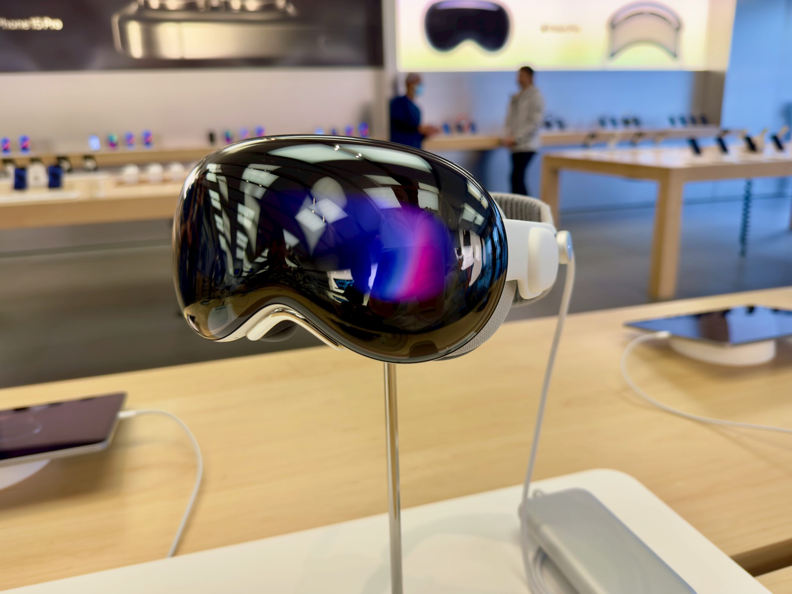 Kelebihan dan Kekurangan dari Apple Vision Pro